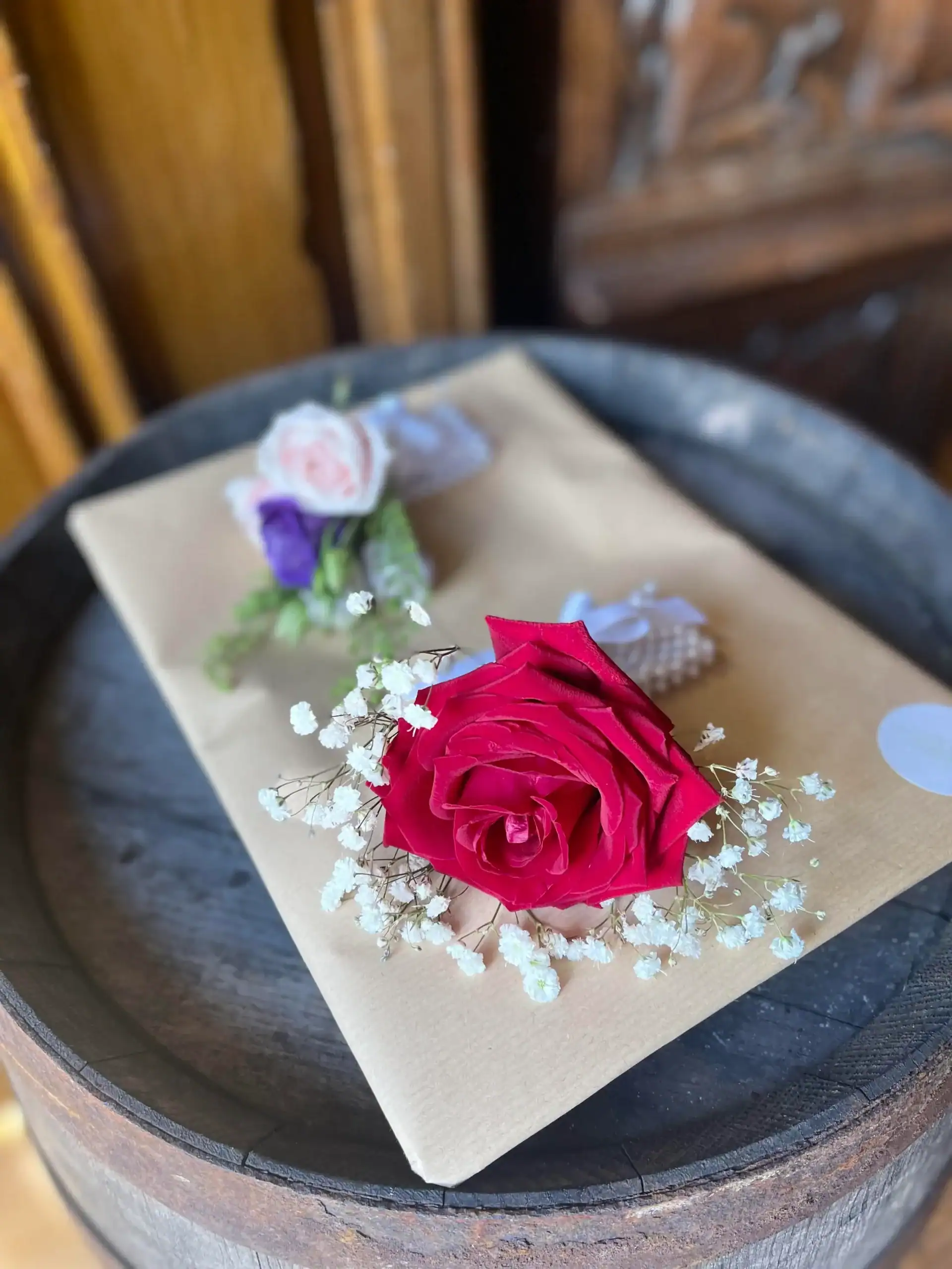 Red rose with baby's breath floral arrangement for decoration.